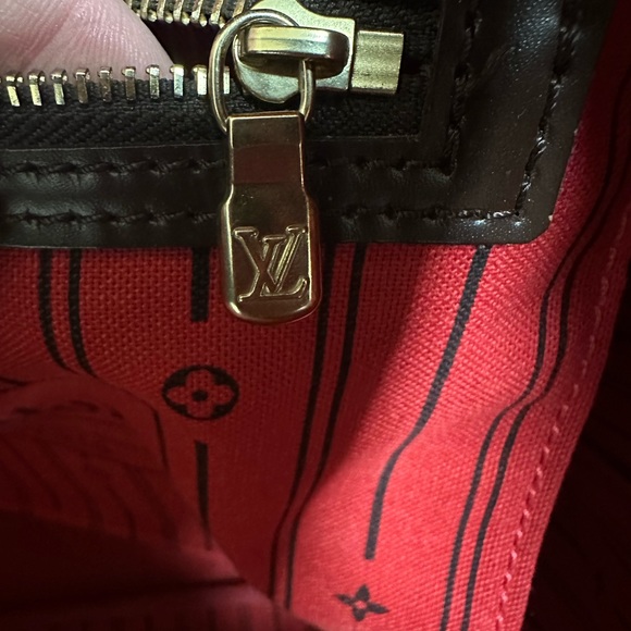 Authentic Louis Vuitton Neverfull MM - Picture 11 of 13